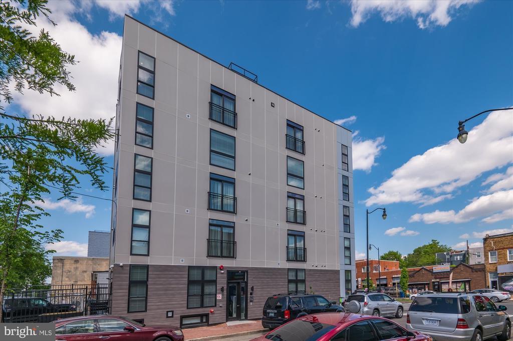 Foto principal - 1100 Bladensburg Rd NE
