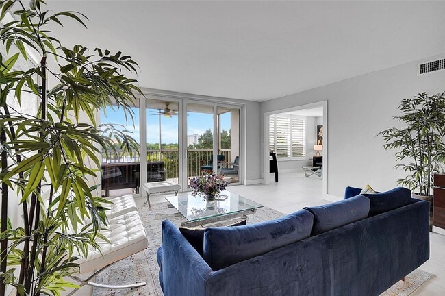 Foto del edificio - 3051 N Course Dr