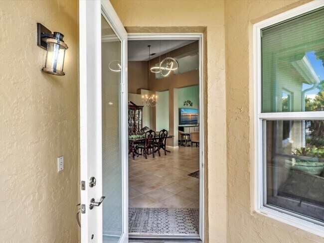 Foto del edificio - 8253 Horseshoe Bay Rd