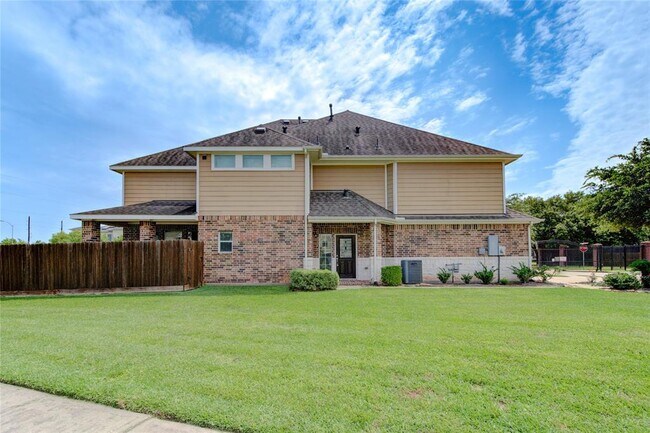 Building Photo - 3807 Waterford Bend