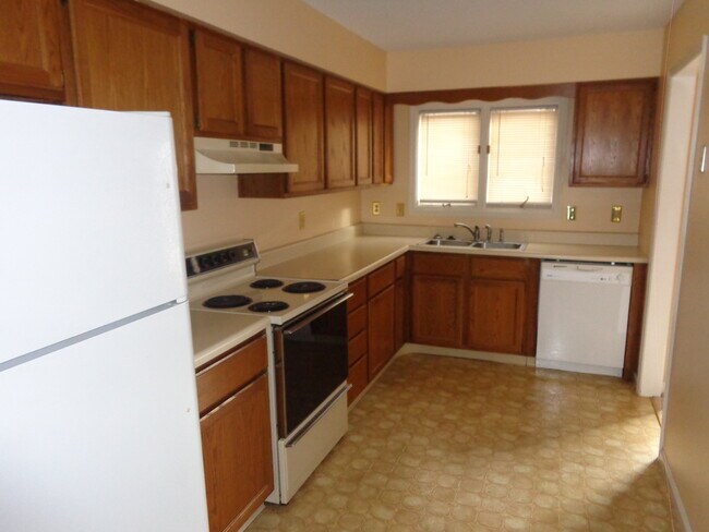 Building Photo - 1131 Timbers E