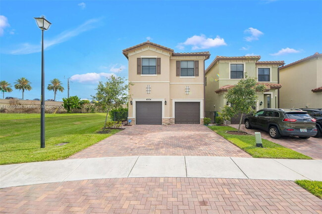 Foto del edificio - 4804 NW 56th Ct