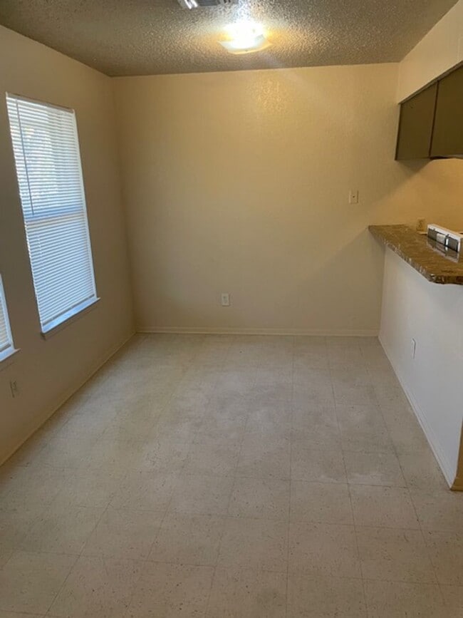 Foto del edificio - 3536 S Littlejohn Ave