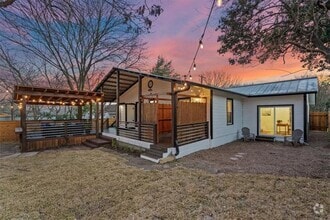 Building Photo - 1904 Romeria Dr