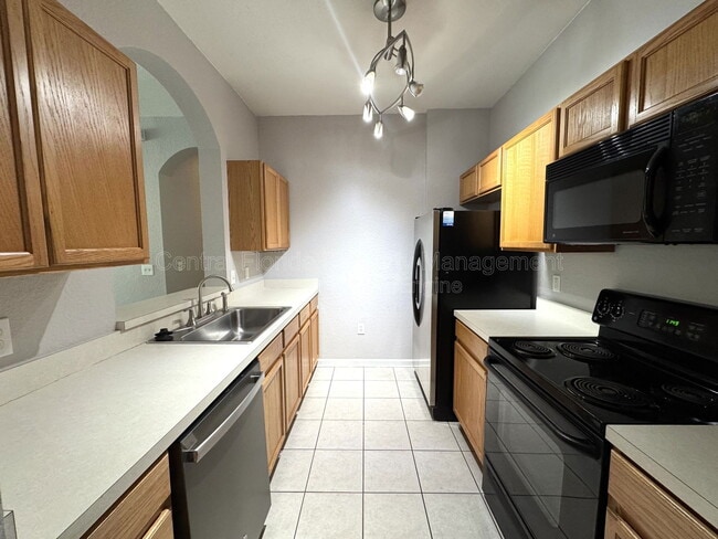 Building Photo - 8660 Buccilli Dr