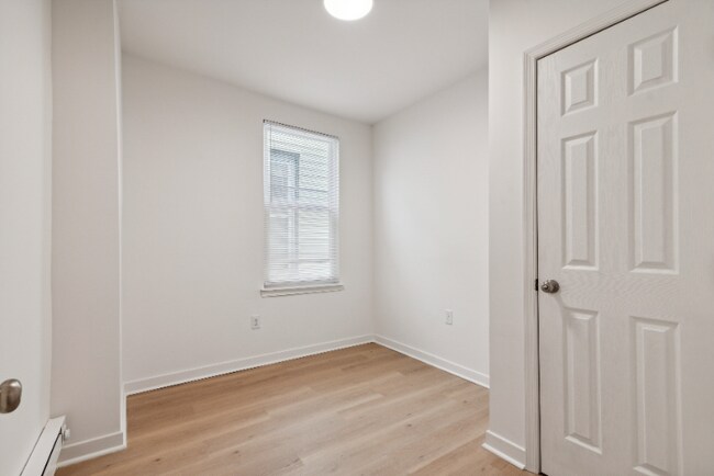 Building Photo - 5803 W Thompson St