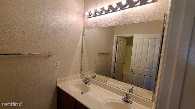 Foto del edificio - 3 br, 2 bath House - 5616 Cathedral Peak Dr