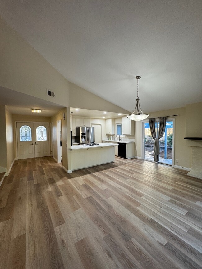 Building Photo - 4894 Alondra Way