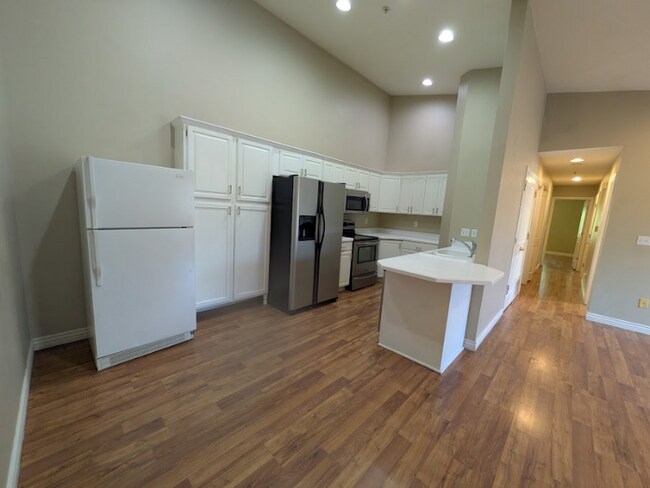 Foto del edificio - 861 W Columbia Ln