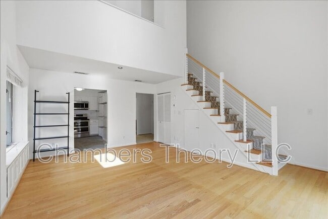 Building Photo - 1020 N Stafford St