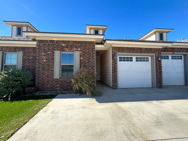 Foto del edificio - Townhomes Located In Stonewood Division & ...