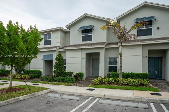 Foto del edificio - 137 NE 3rd St