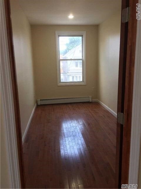 Building Photo - 208 E 42nd St