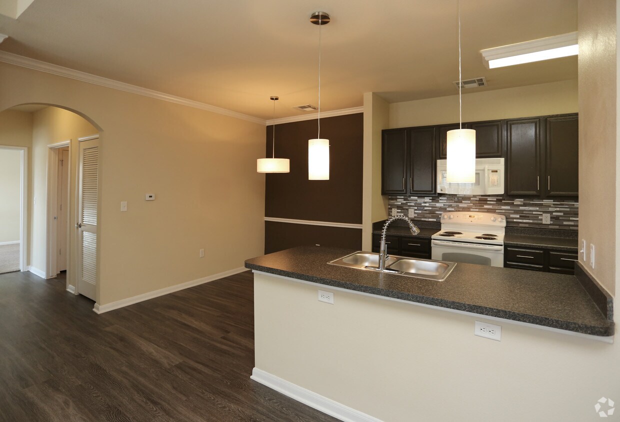 Estate Villas at Krum Apartments Krum, TX