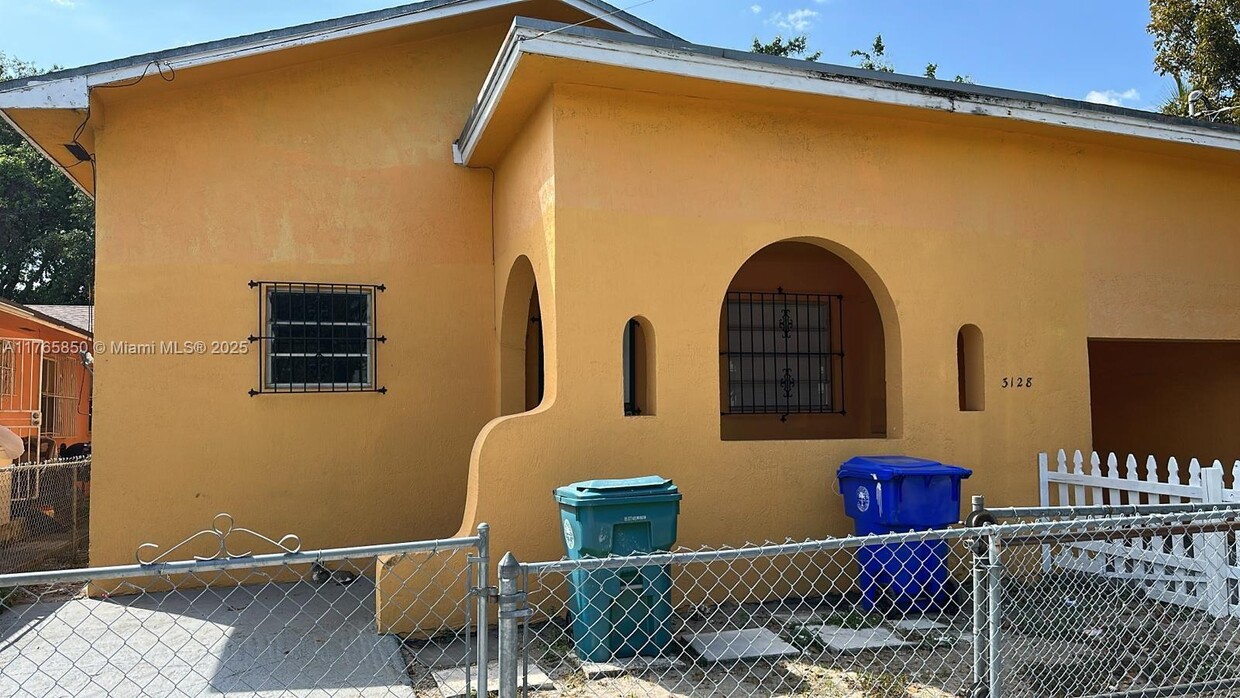 Foto principal - 3128 NW 13th Ave