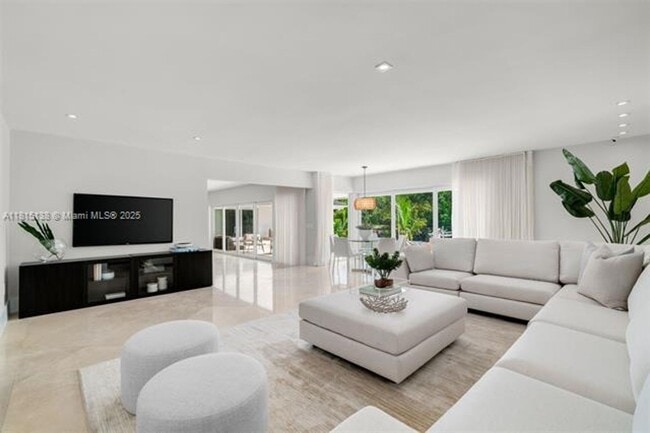 Foto del edificio - 7155 Los Pinos Blvd