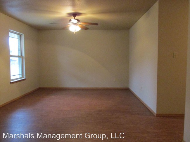 Building Photo - 930 Cavanaugh Rd