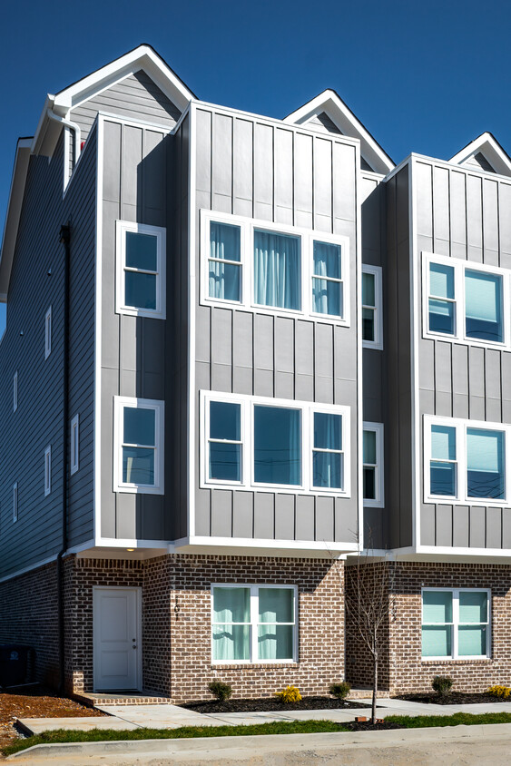 Foto principal - 917 E 17th St