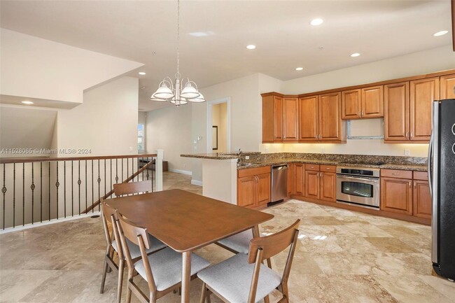 Building Photo - 61 Via Floresta Dr
