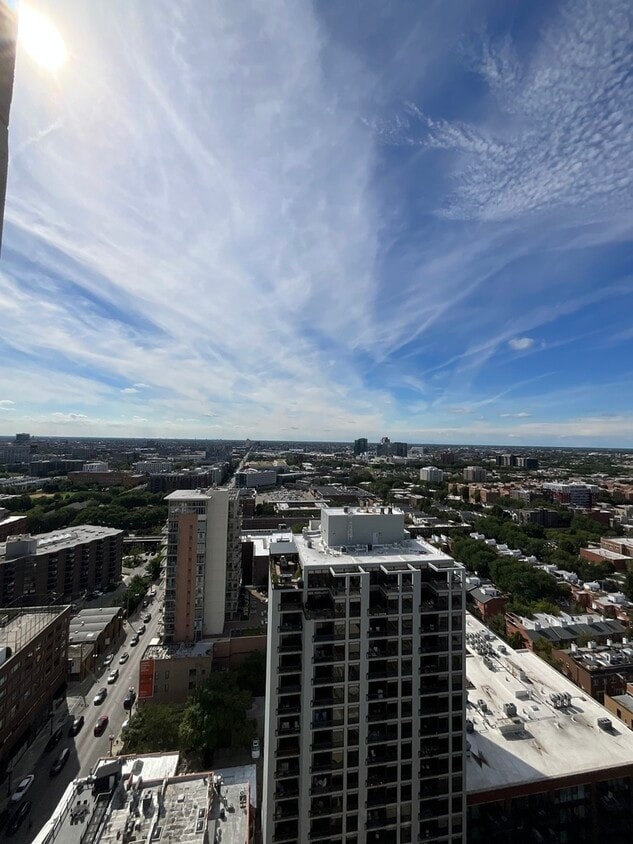 Foto del edificio - 1212 N La Salle Dr
