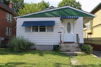 Building Photo - 51 Marshall St