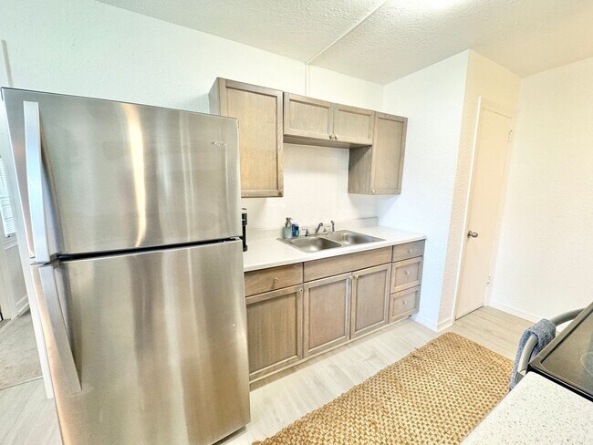 Foto del edificio - Paul Phadungchai (4093 Springs Ln)