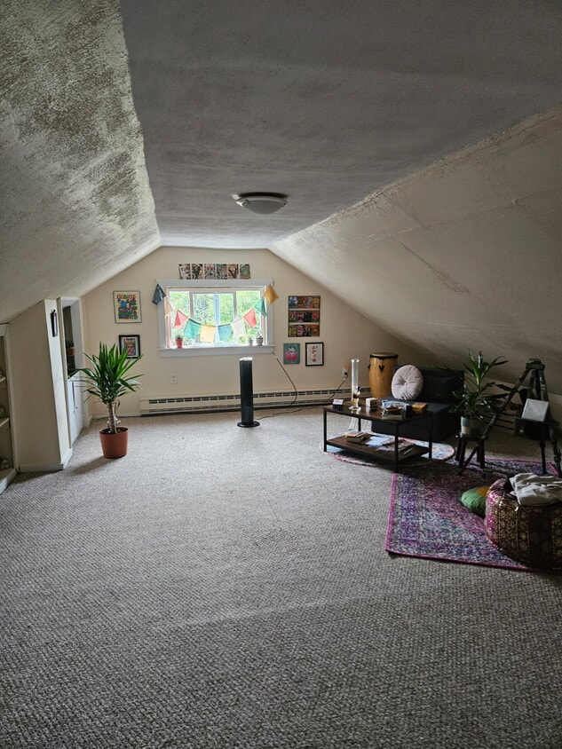 Building Photo - 10 Beach St