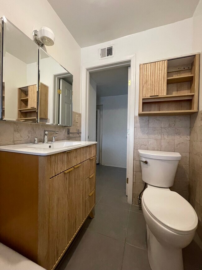 Foto del edificio - 2334 N Richey Blvd