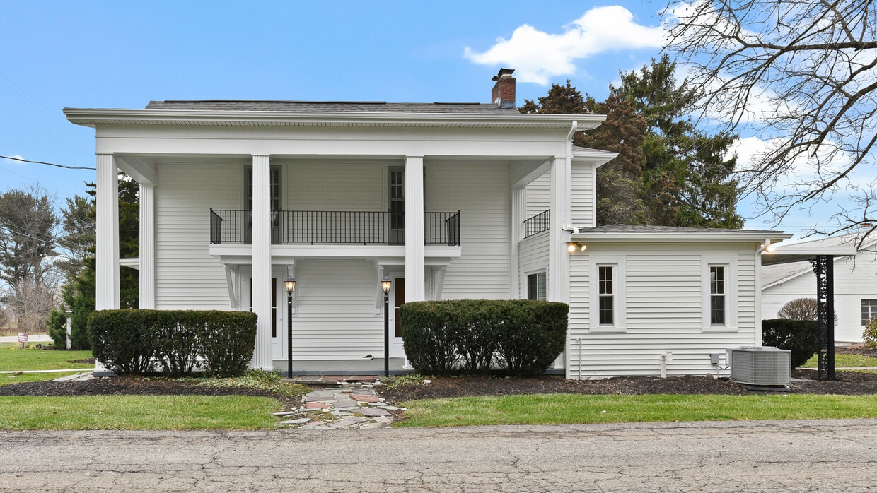 Primary Photo - 1130 Peachblow Rd