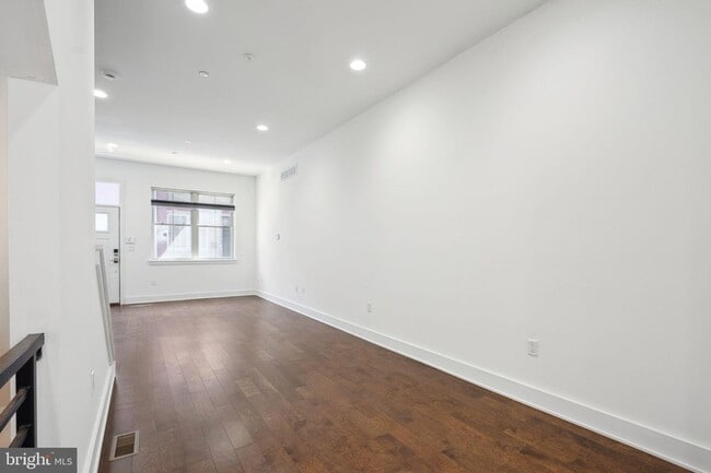 Building Photo - 1352 S Bouvier St