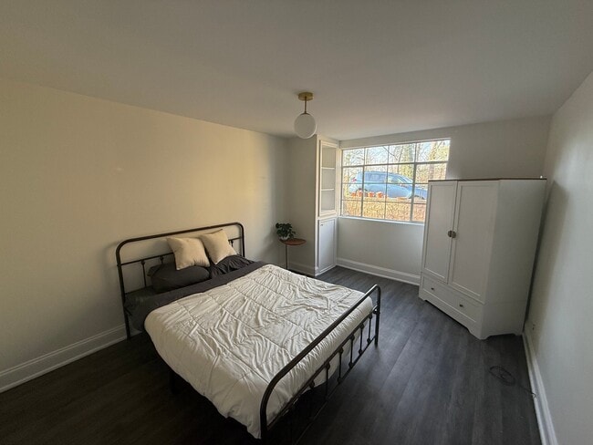 Building Photo - 2709 Eton Rd