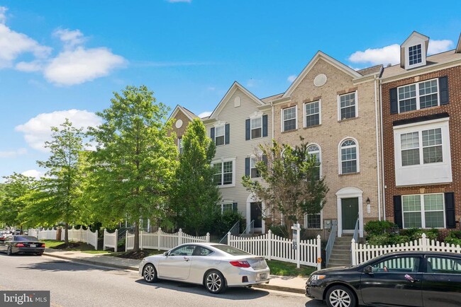 Building Photo - 1706 Fernwood Dr
