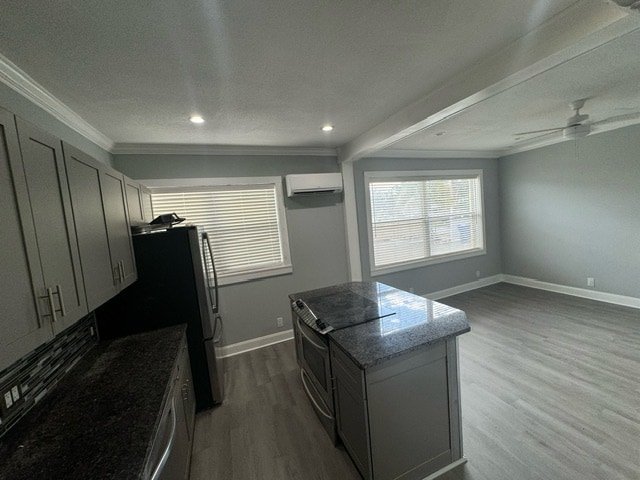 Foto del edificio - Armada Rd. Apartments