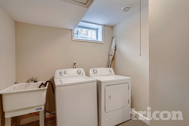 Building Photo - 4010 Monroe St NE