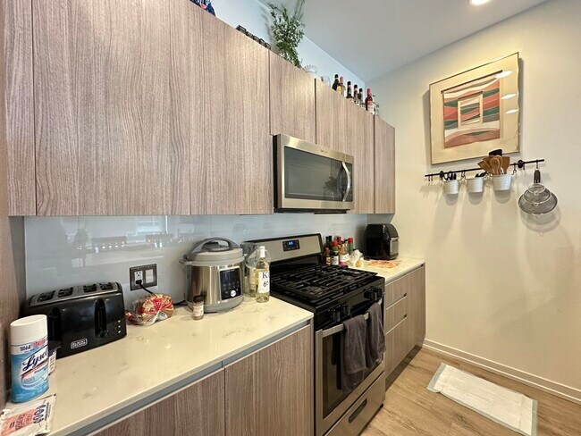 Foto del edificio - 4111 N Narragansett Ave
