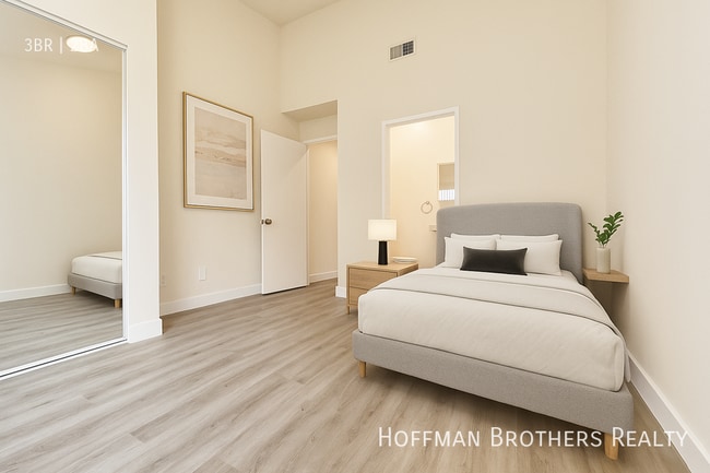 Foto del edificio - 6941 Hazeltine Ave