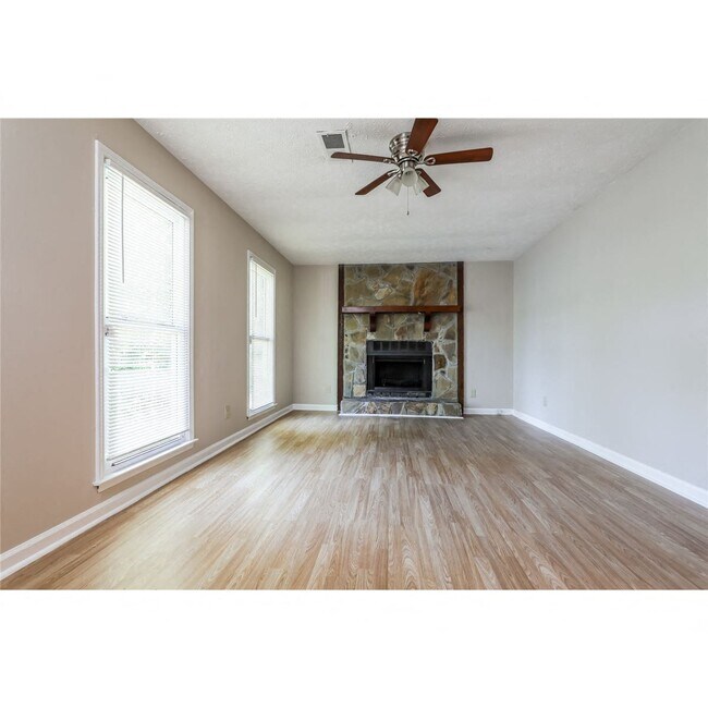 Building Photo - 4031 Wrexham Dr