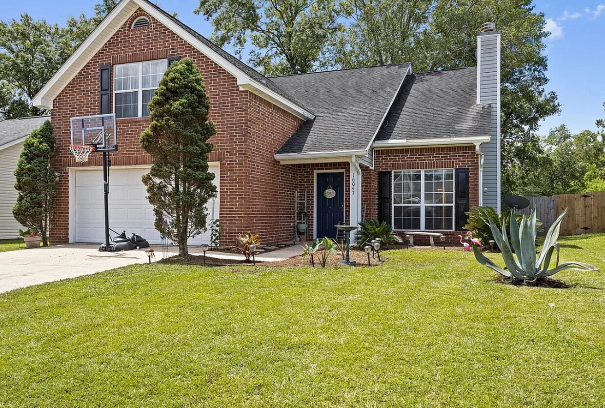Primary Photo - 16047 S April Dr