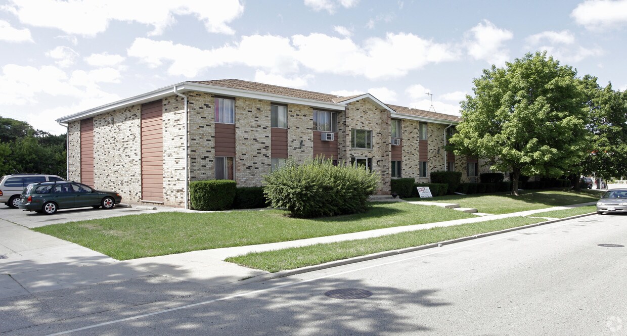 Primary Photo - 11101 W Hampton Ave