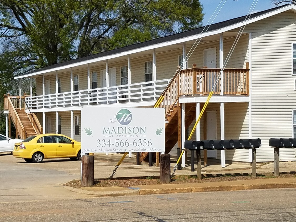 Madison Oak Apartments 604 E Madison St Troy, AL
