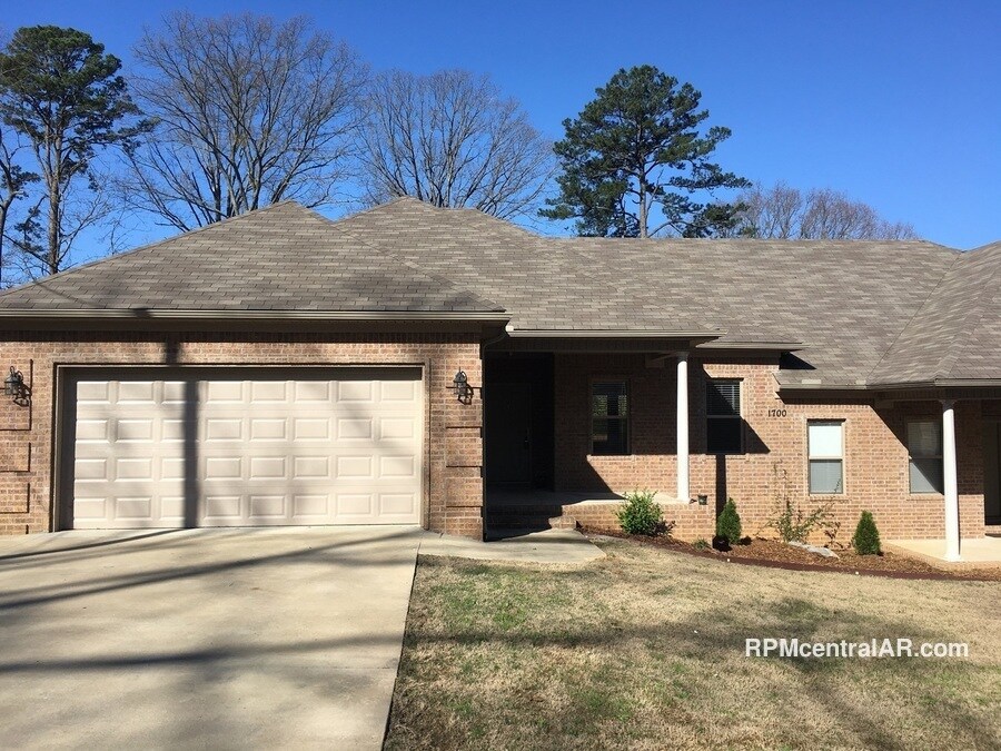 Primary Photo - 1700 Wilson Rd