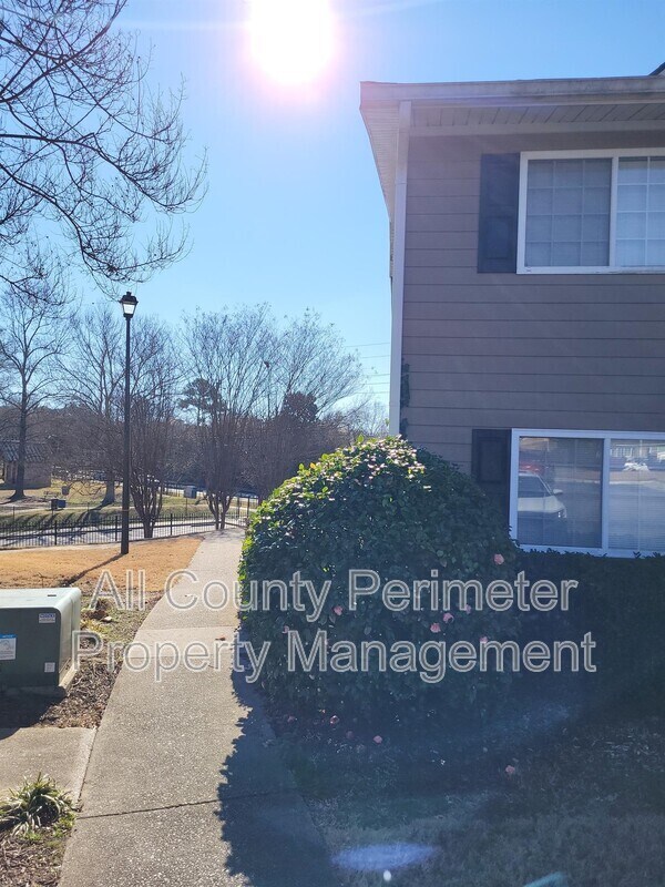 Foto del edificio - 1468 Briarwood Rd NE