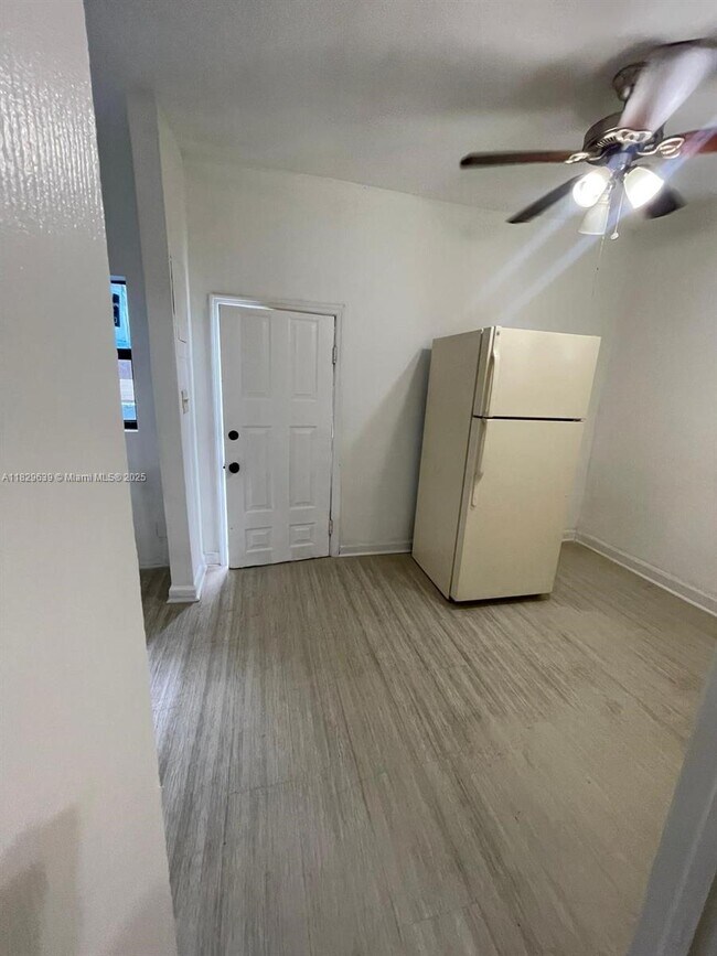 Foto del edificio - 1140 NW 4th St