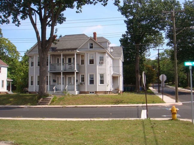 Building Photo - 1 br, 1 bath  - 111 Holl St