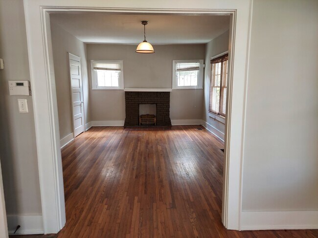 Building Photo - 902 S Highland Park Ave
