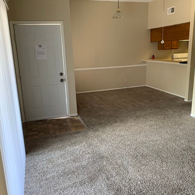 Dining - 808 Jefferson Ave