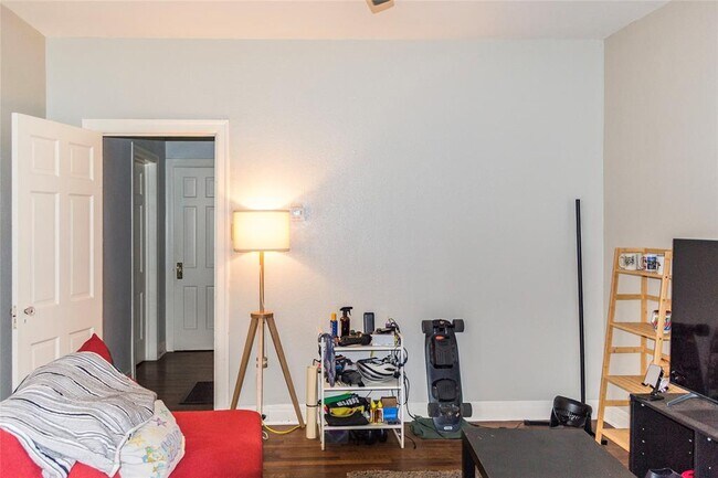 Foto del edificio - 1918 Robbins Pl