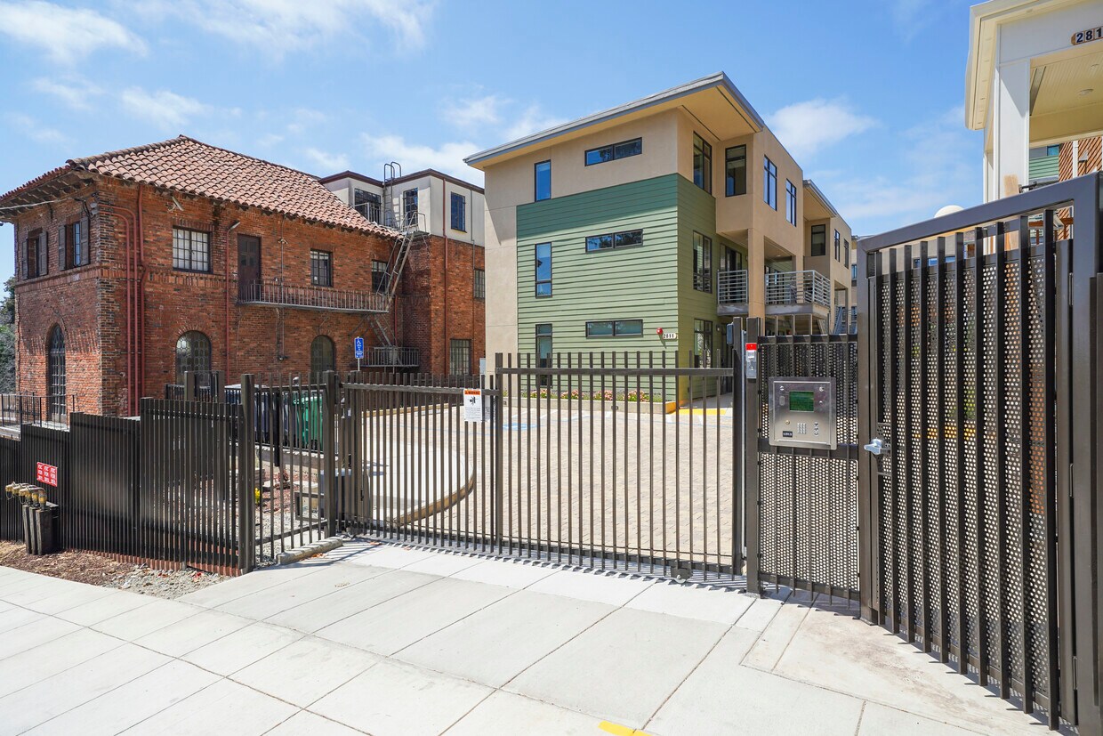 Vero Hills Apartments Apartments in Berkeley, CA