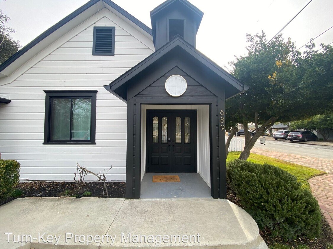 Primary Photo - 3 br, 2 bath House - 689 Crocker St.