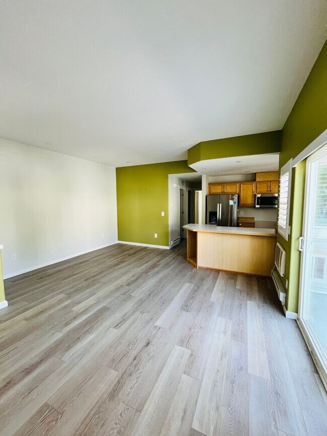 Foto del edificio - Great Condo with Garage